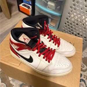 Nike Air Jordan 1 Mid - White / Red / Black